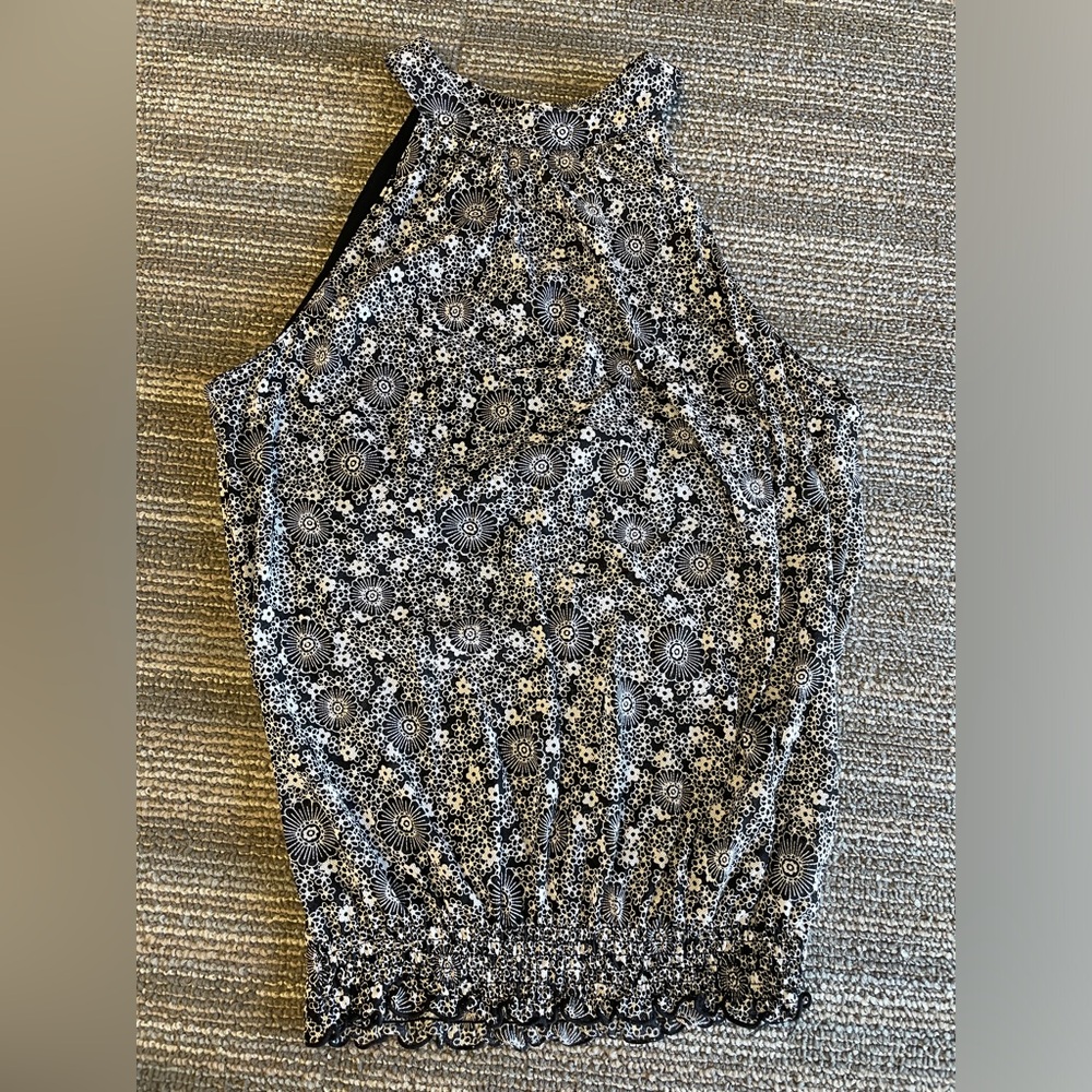 Women’s Idealogy Black and White Floral Sleeveless Shirt Blouse Size X-Small
